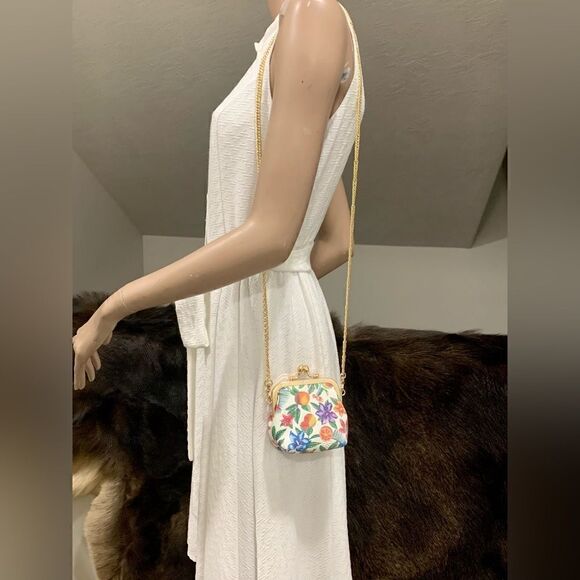 Handmade Genuine Leather Floral Embossed Wristlet/Coin Pouch/Crossbody - Picture 4 of 15